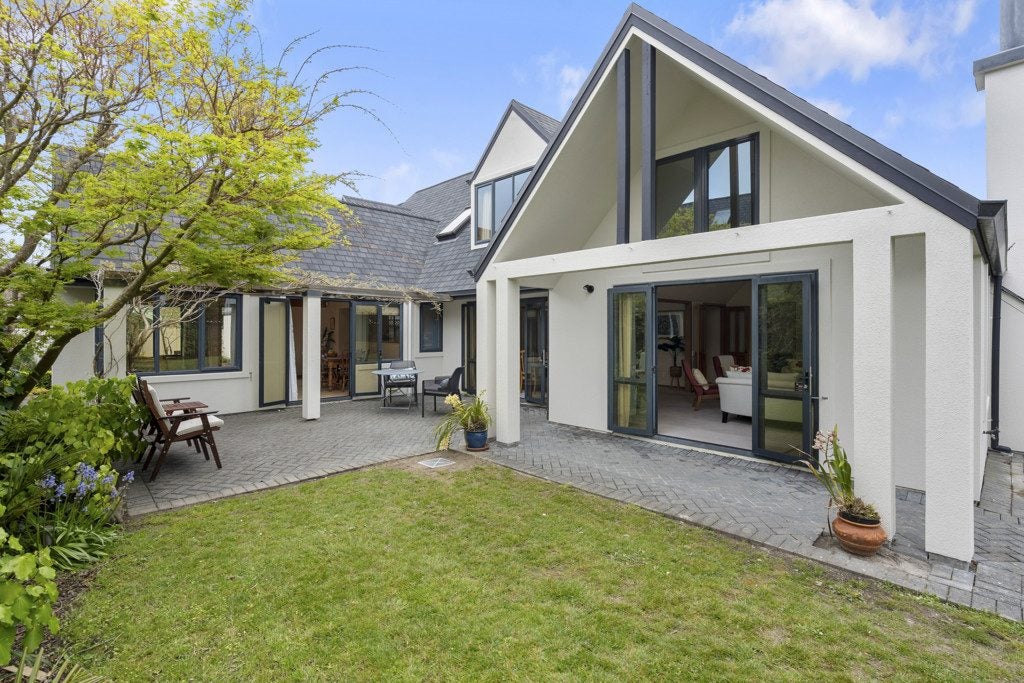20B Willoughby Street, Woburn, Lower Hutt - Carousel 1