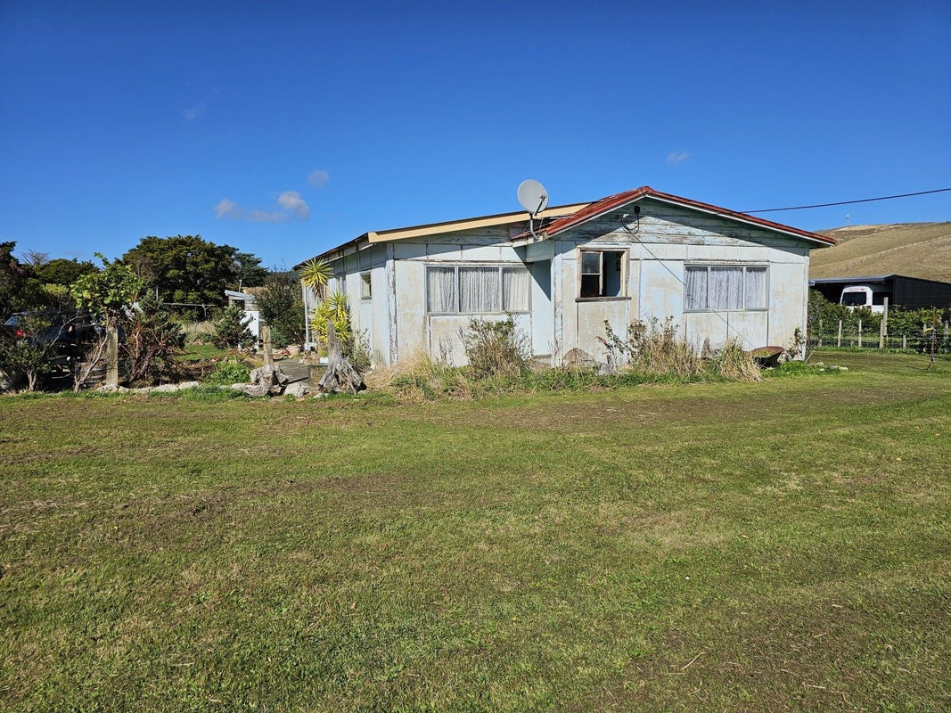 12 Akaroa Street, Pongaroa - Carousel 1