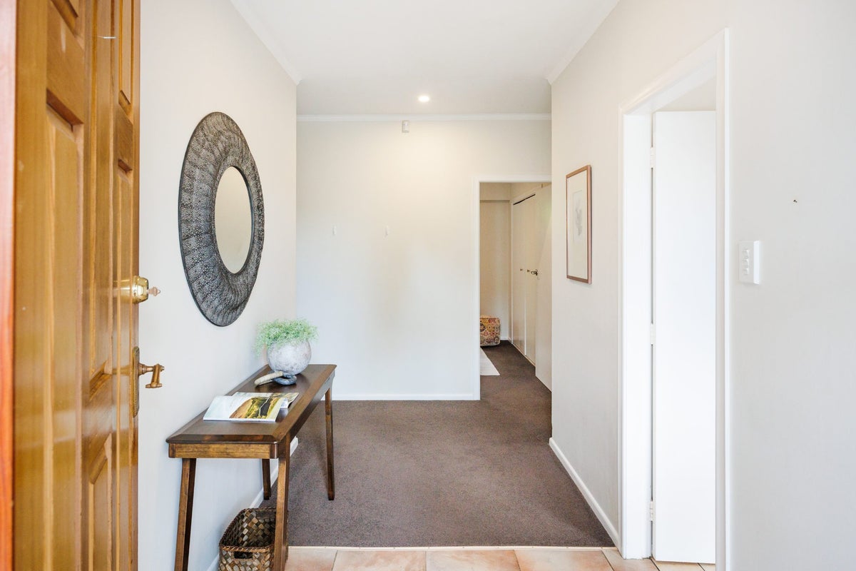 65 Buick Crescent, Awapuni, Palmerston North - Carousel 2