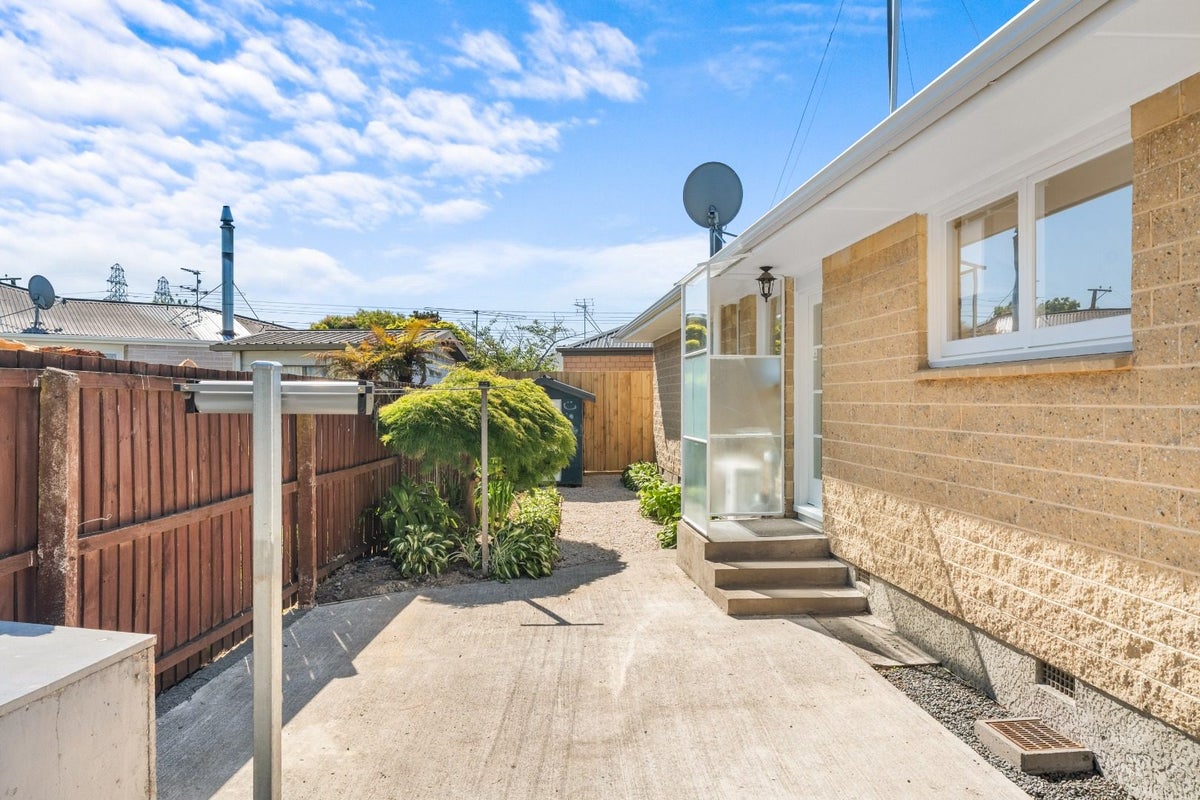 15 Ebony Street, Bishopdale, Christchurch - Carousel 15
