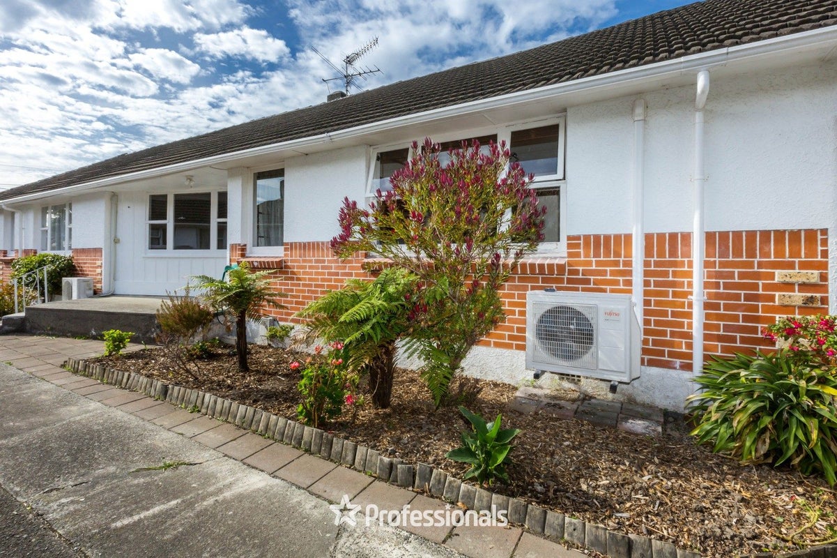 2/37 TARARUA STREET, TRENTHAM, UPPER HUTT - Carousel 2
