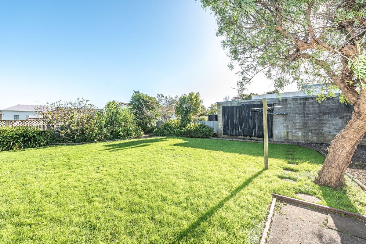 27 Caius Avenue, Gonville, Whanganui - Carousel 18