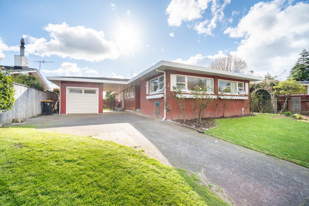4 Wikiriwhi Crescent, Awapuni, Palmerston North - Carousel 19