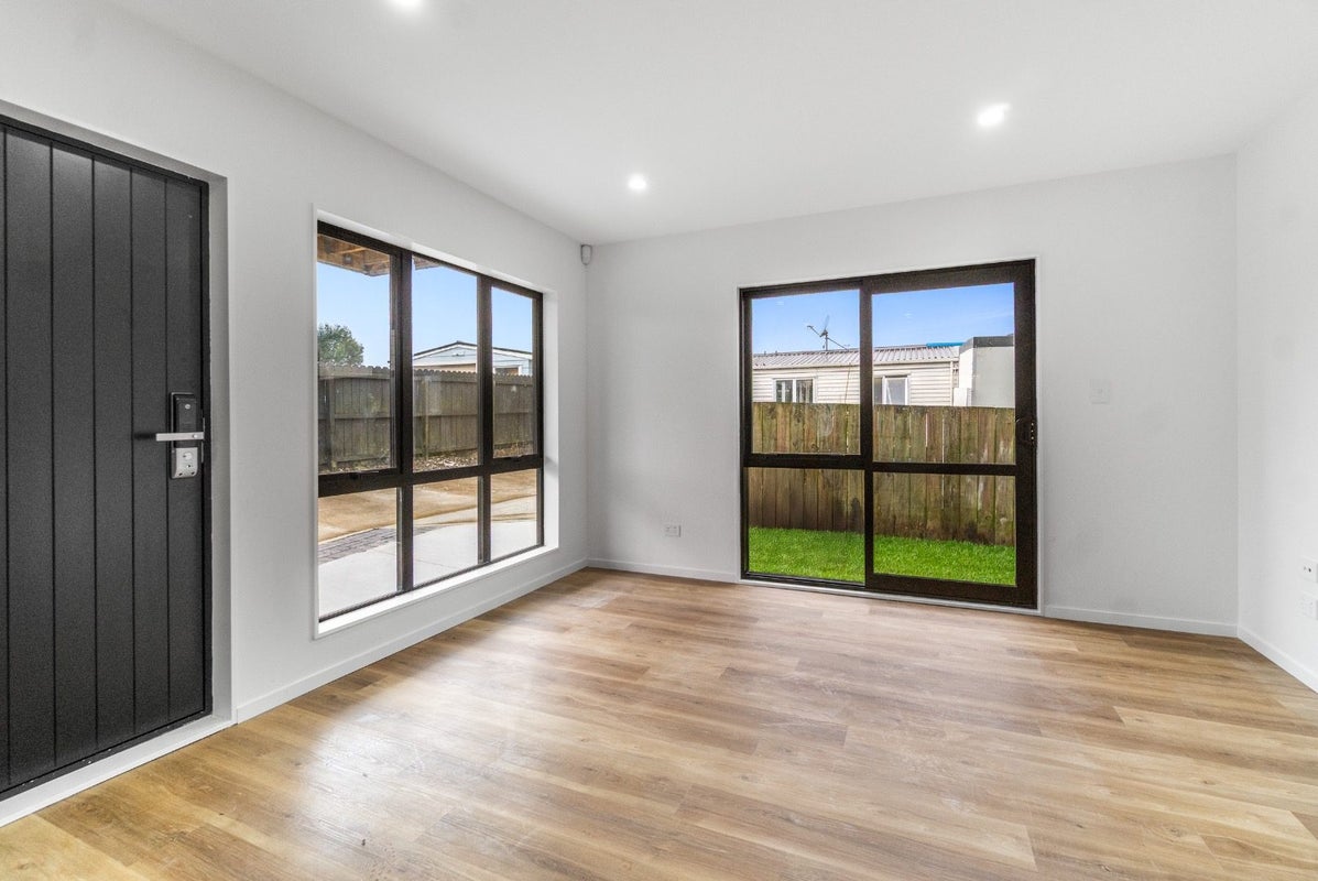 34A Secretariat Place, Randwick Park, Auckland - Carousel 2