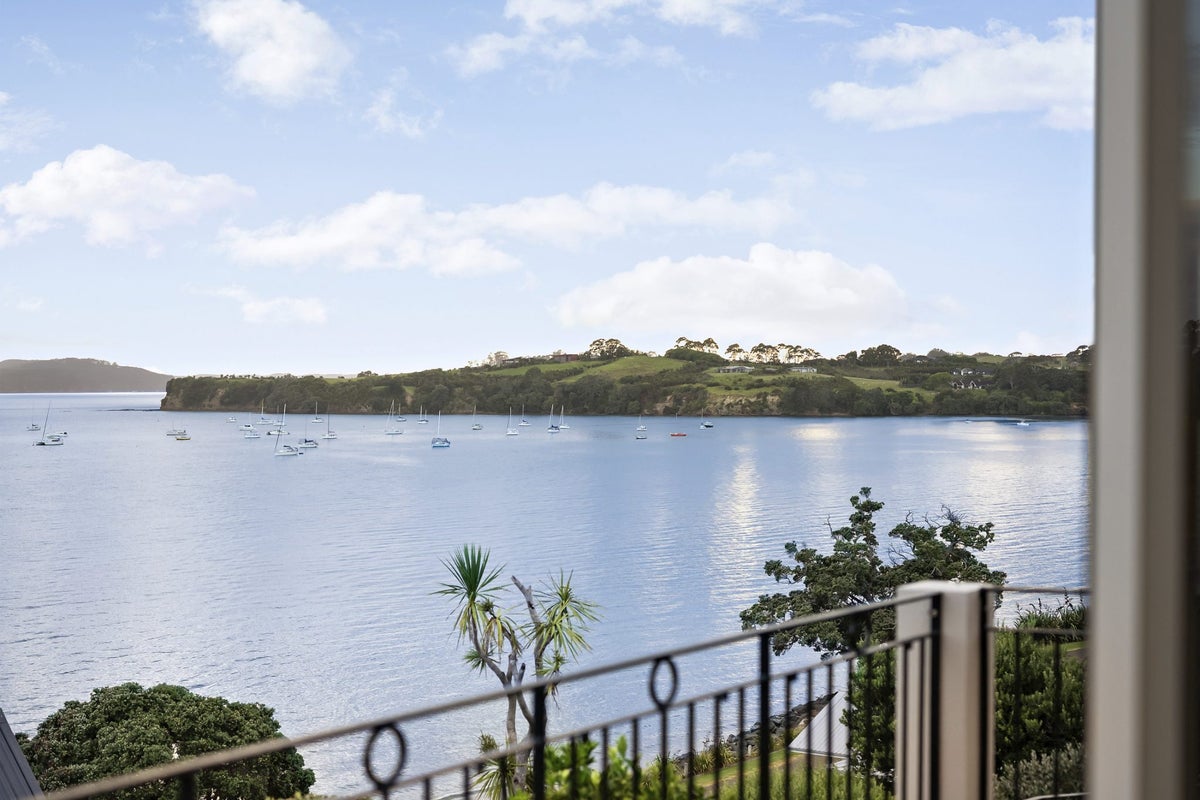 43 Mariners Grove, Algies Bay, Warkworth - Carousel 1