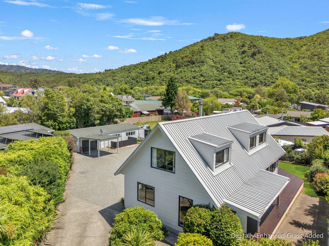 6D Beach Road, Waikawa, Picton - Carousel 2