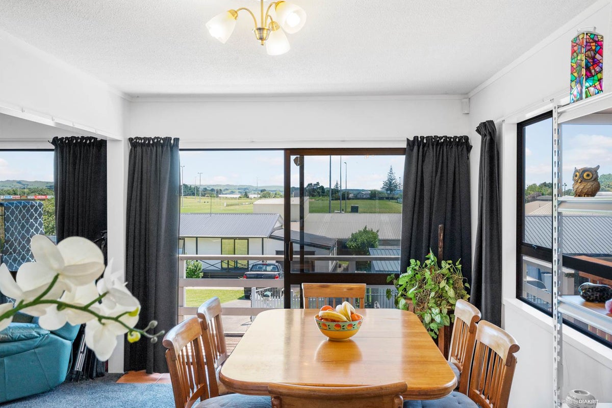 11 Churchill Terrace, Waiuku, Waiuku - Carousel 2