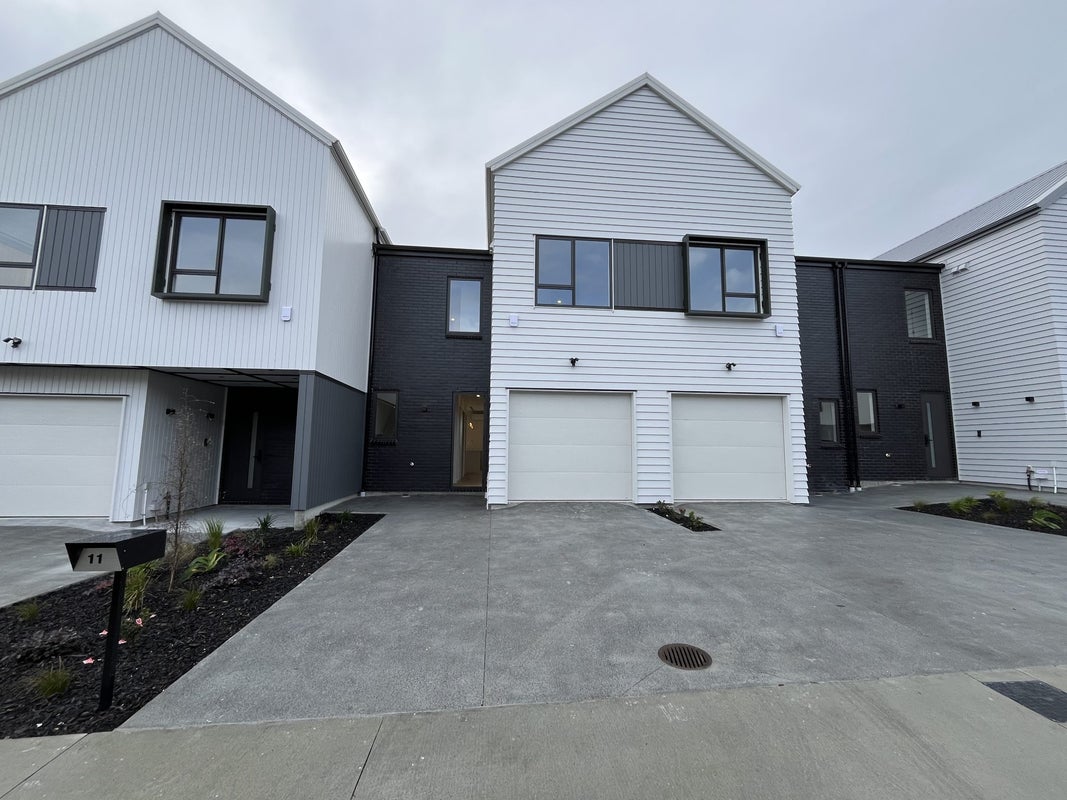 19 Puihi Crescent, Massey, Auckland - Carousel 12
