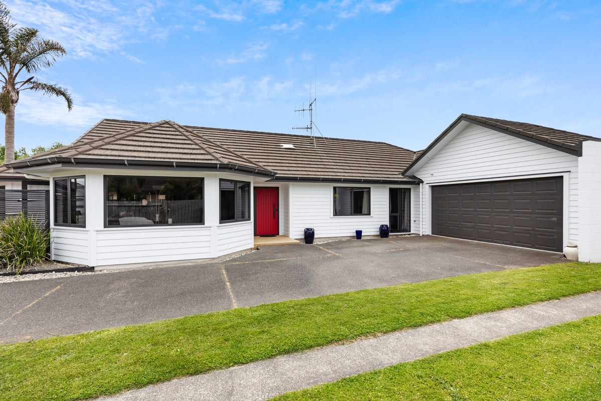 54 Corinth Grove, Papamoa Beach, Papamoa - Carousel 1