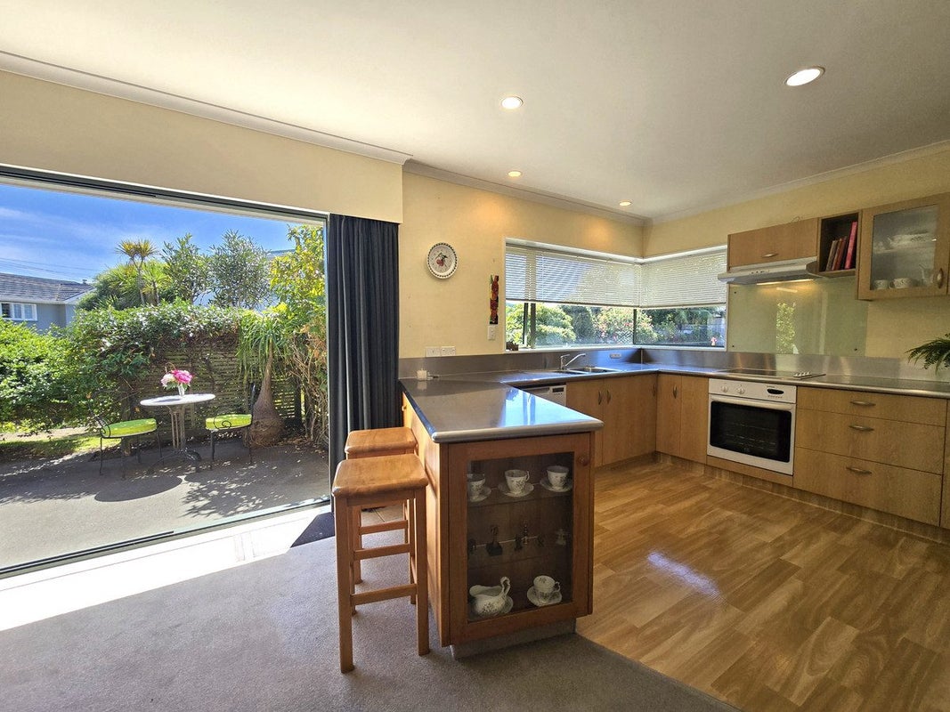 29F Baring Terrace, Strandon, New Plymouth - Carousel 2