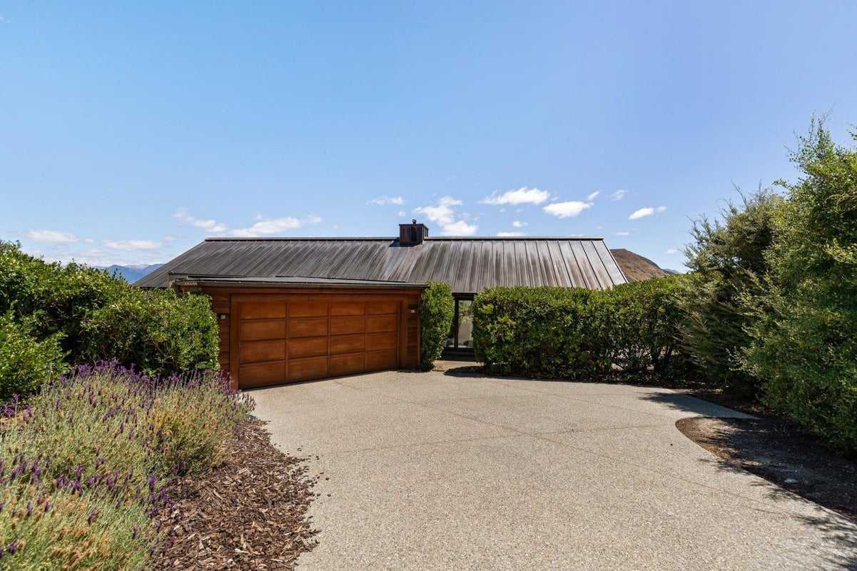 16 Ellesmere Avenue, Jacks Point, Queenstown - Carousel 22