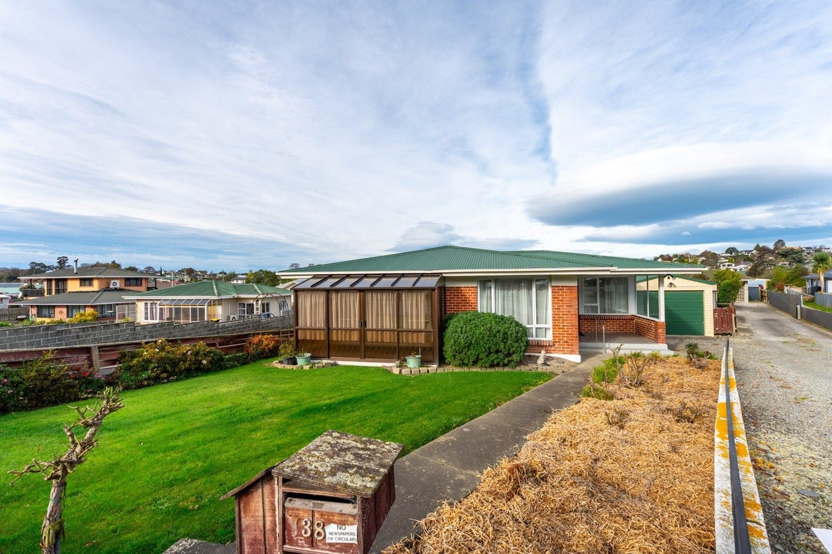 38 Hobbs Street, Waimataitai, Timaru - Carousel 1
