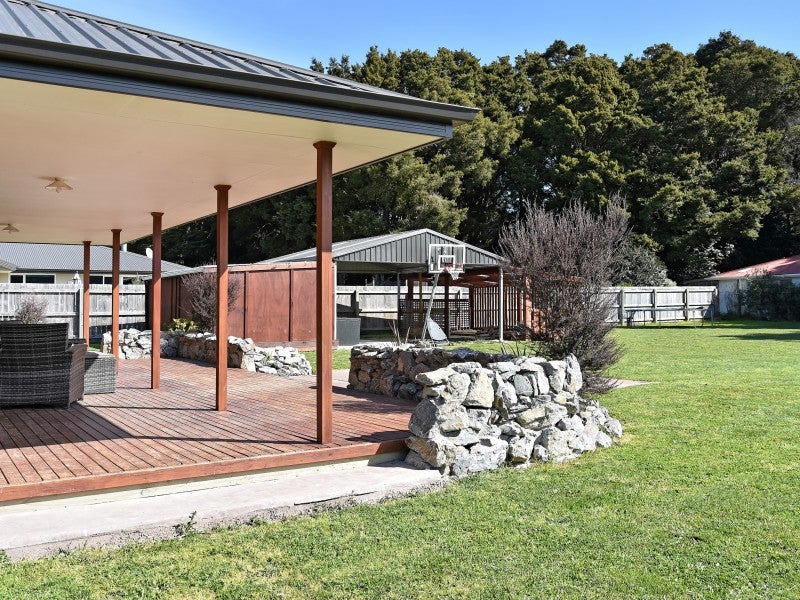 7 Turner Place, Wakefield - Carousel 2
