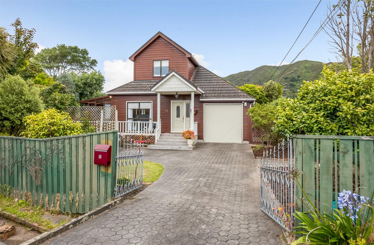 18 HEATH GR, GRACEFIELD, LOWER HUTT - Carousel 21