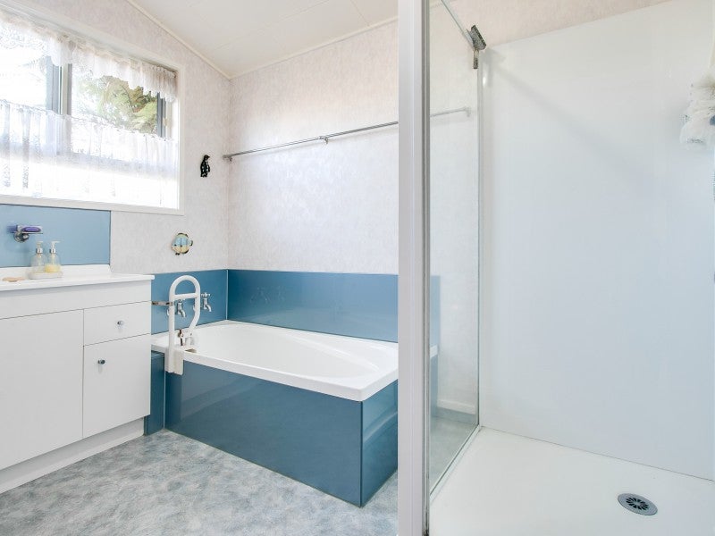 53 Robinson Crescent, Tamatea, Napier - Carousel 2
