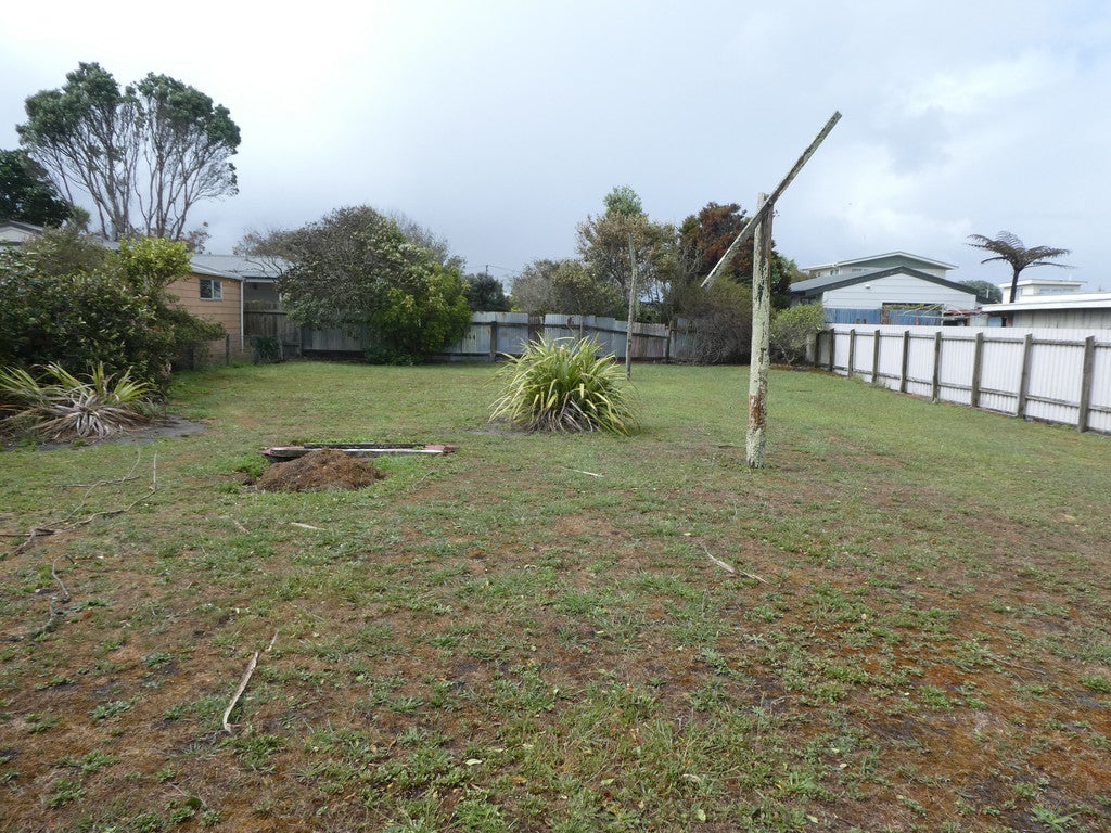 41 Marine Parade, Carters Beach, Westport - Carousel 2
