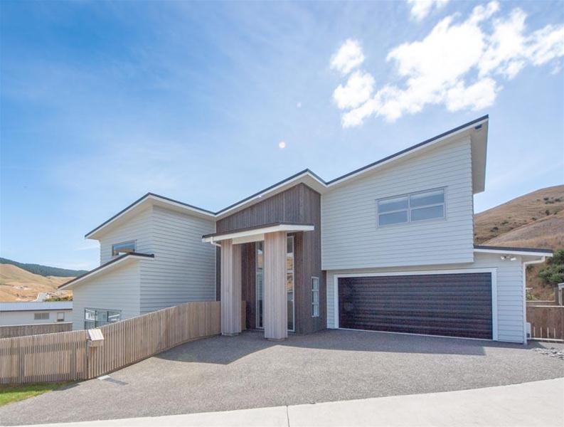 15 Crompton Avenue, Churton Park, Wellington - Carousel 1