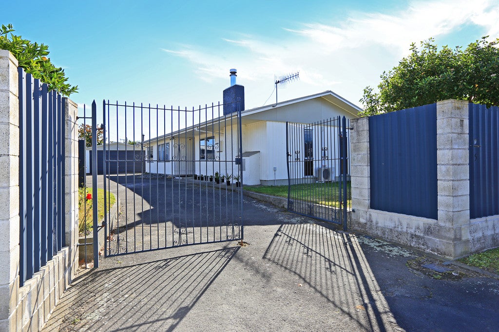 5 Walton Place, Flaxmere, Hastings - Carousel 1