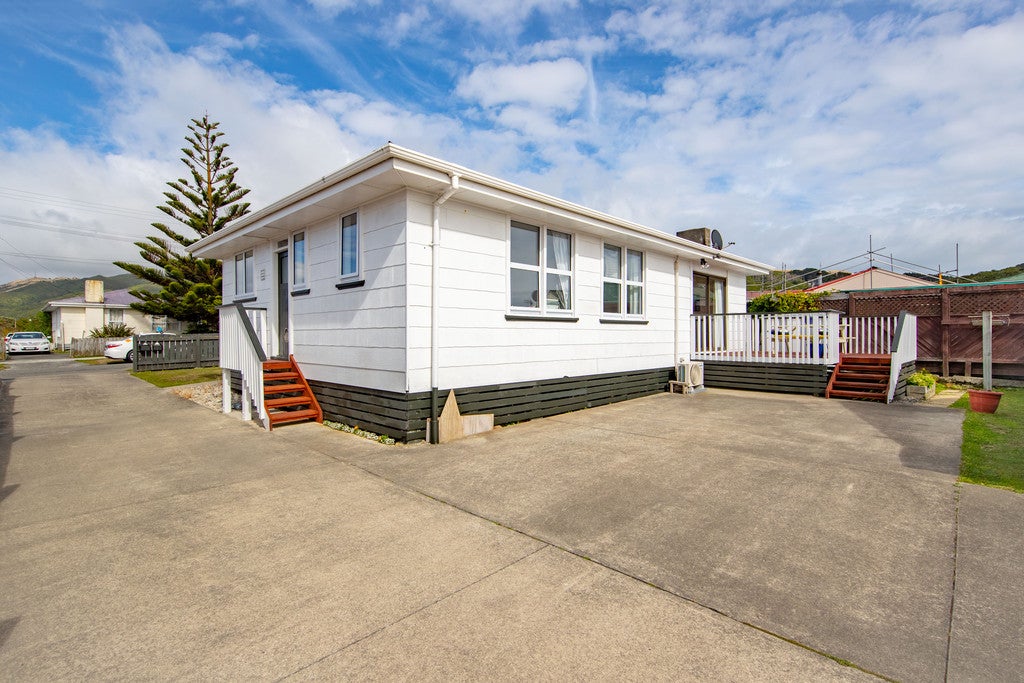 36 Whanga Crescent, Titahi Bay, Porirua - Carousel 2