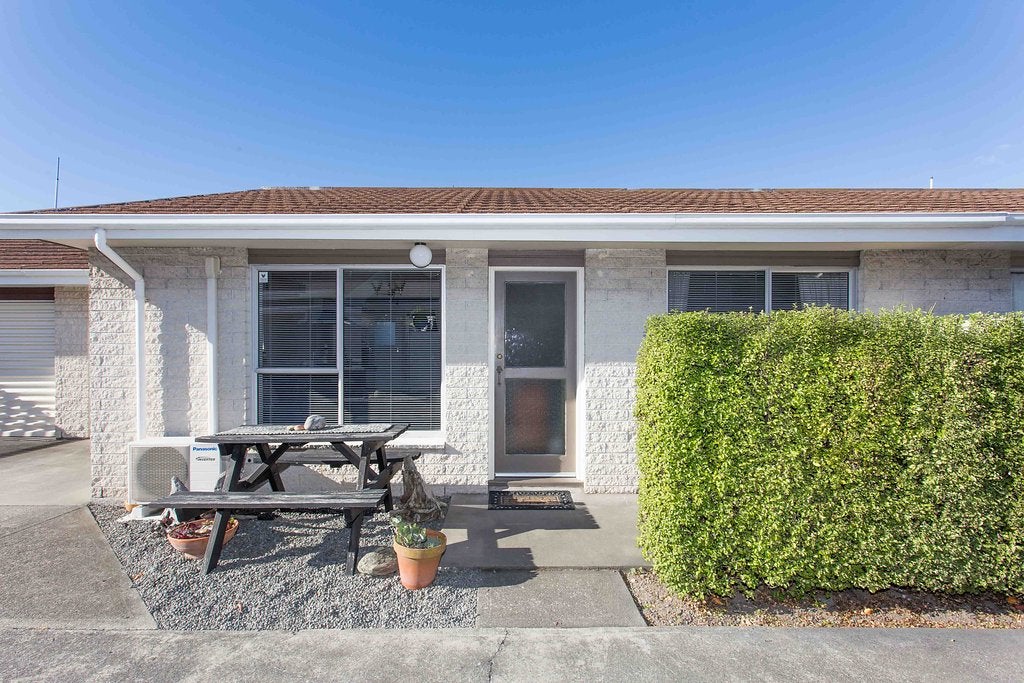 2/24 Radnor Street, St Albans, Christchurch - Carousel 1