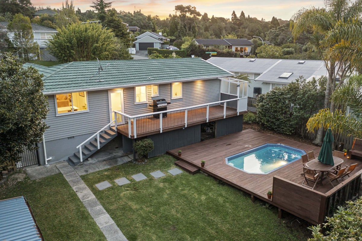 8 Berne Place, Birkenhead, Auckland - Carousel 2