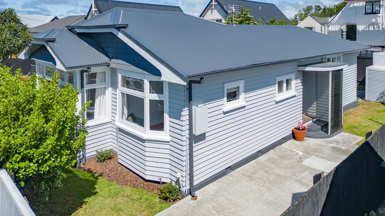 36 Edgeware Road, St Albans, Christchurch - Carousel 1