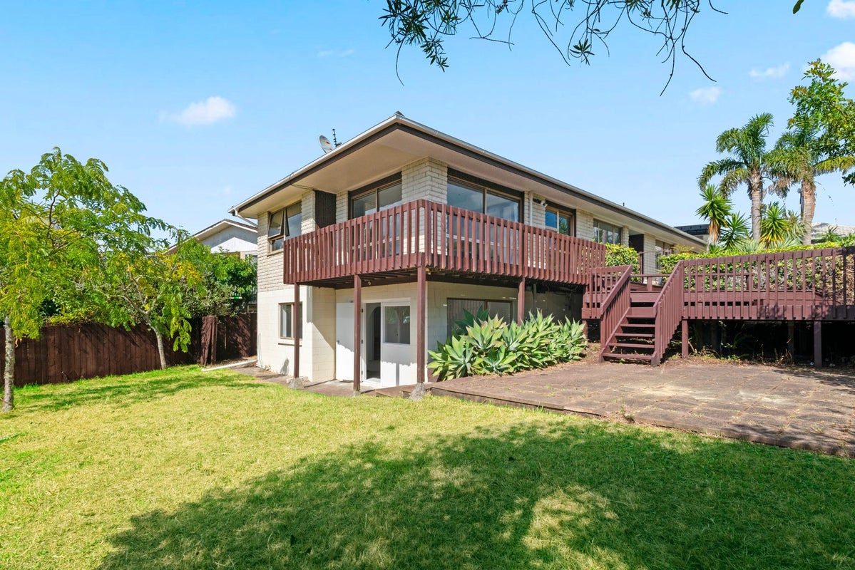 90 Glencoe Road, Browns Bay, Auckland - Carousel 1