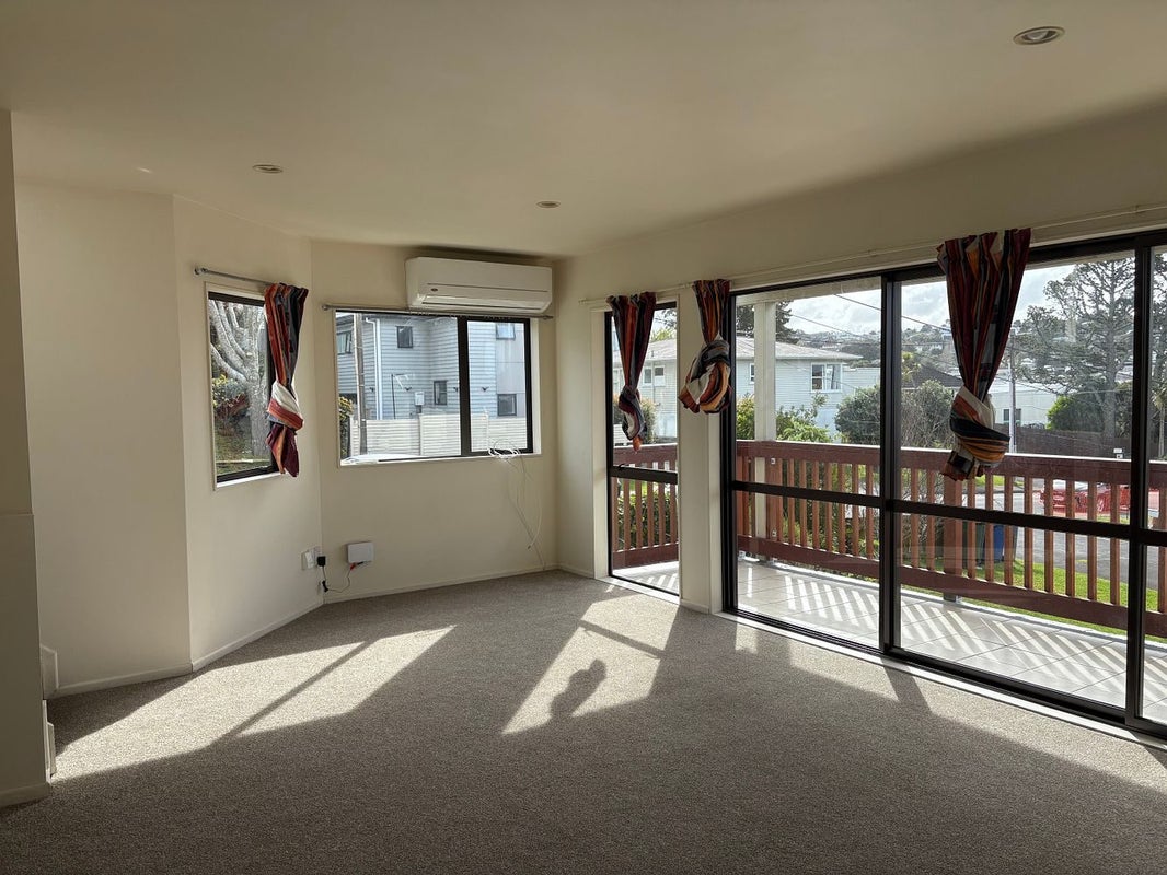9A Woodall Place, Totara Vale, Auckland - Carousel 2