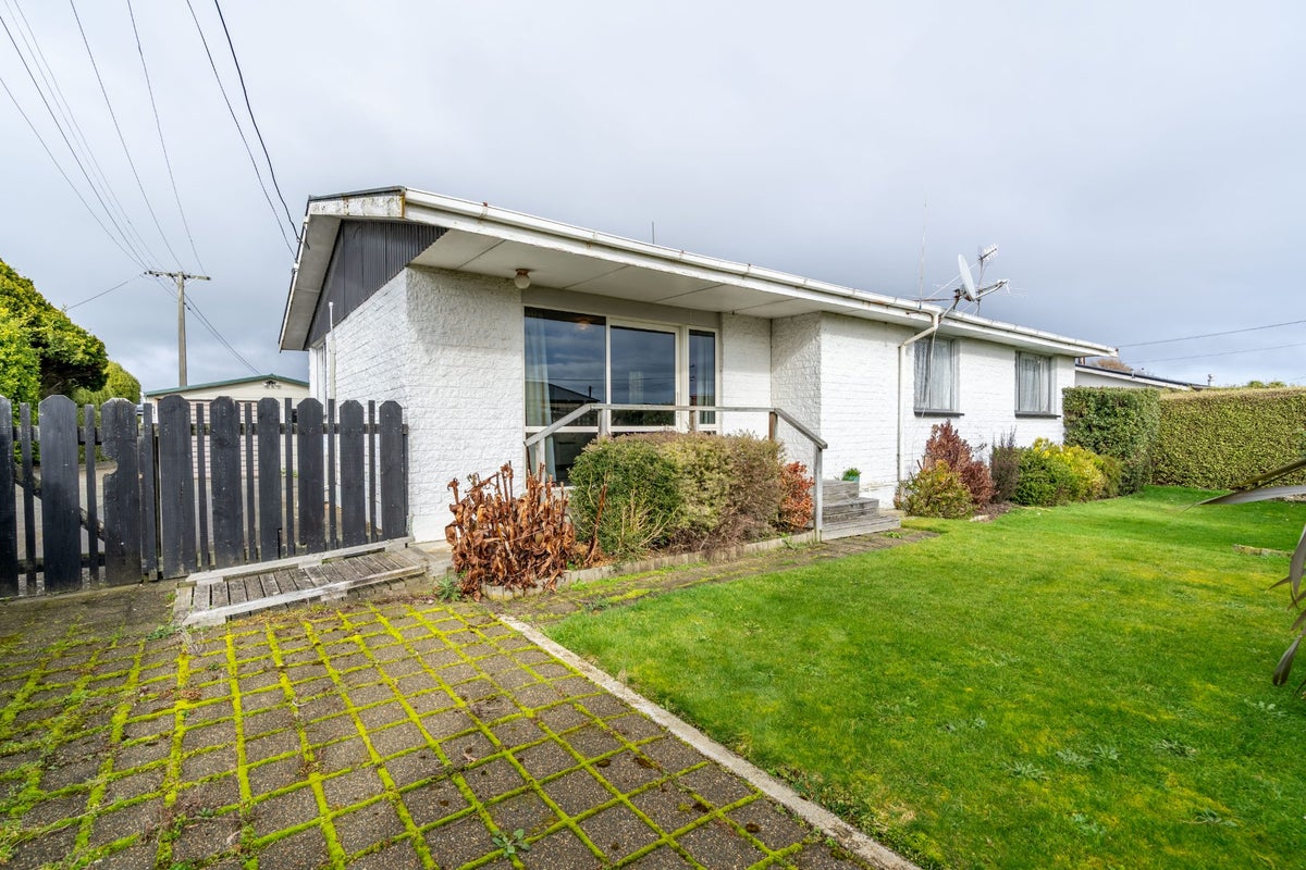 37 Oreti Street, Kingswell, Invercargill - Carousel 1