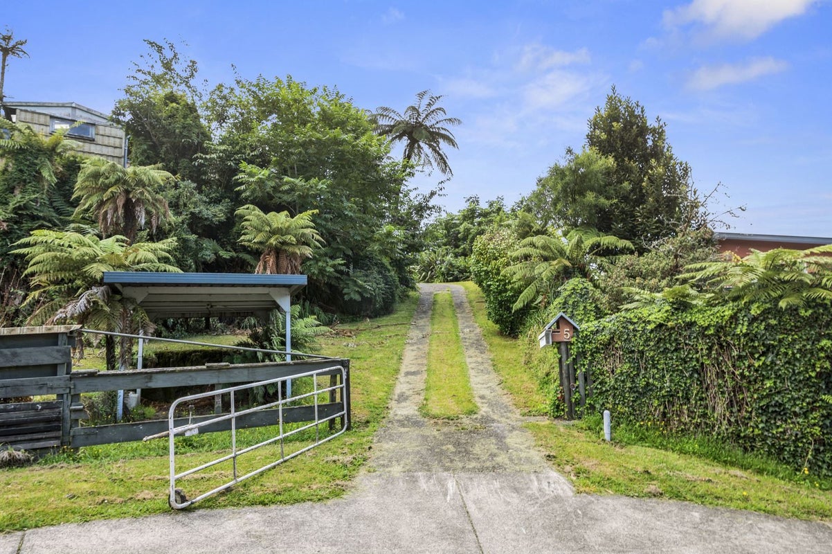 5 Edward Street, Western Heights, Rotorua - Carousel 23