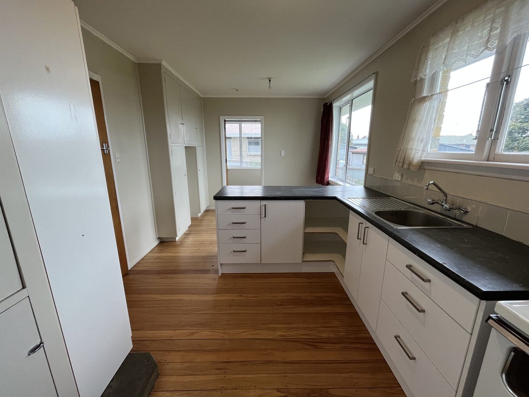 15A Oxford Street, West End, Timaru - Carousel 2