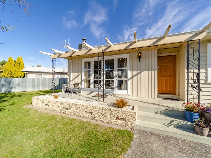 18 Clarence Cox Crescent, Pirimai, Napier - Carousel 2
