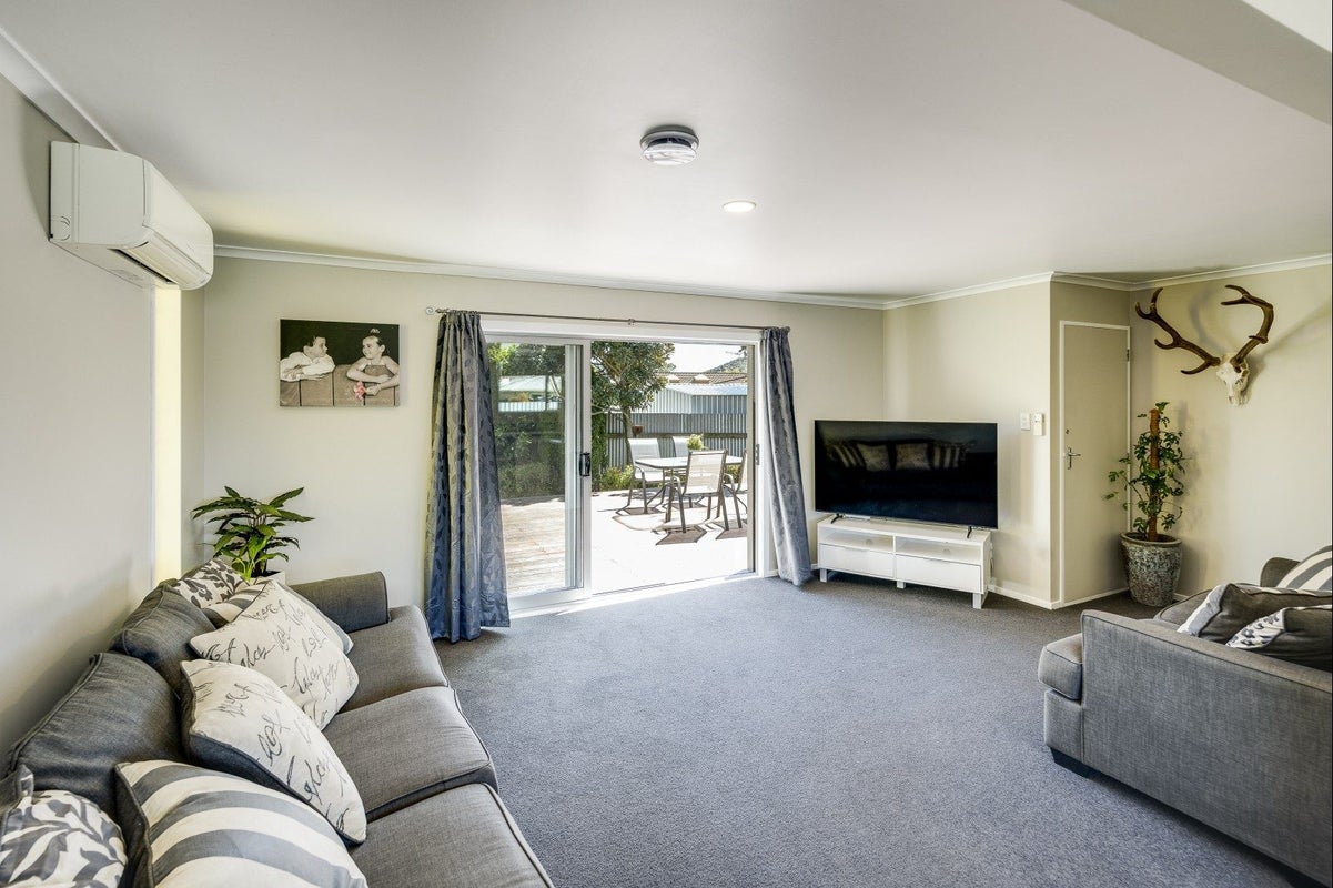 35 Gilmour Place, Taradale, Napier - Carousel 2