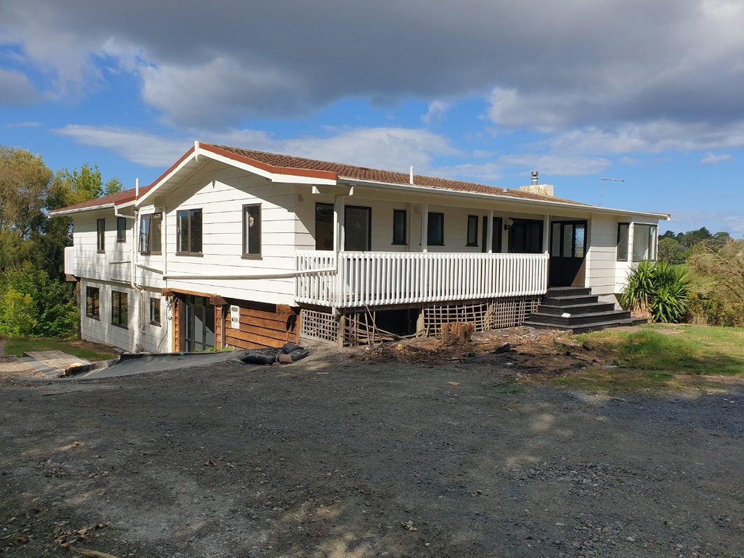 2045 East Coast Road, Stillwater, Silverdale - Carousel 1