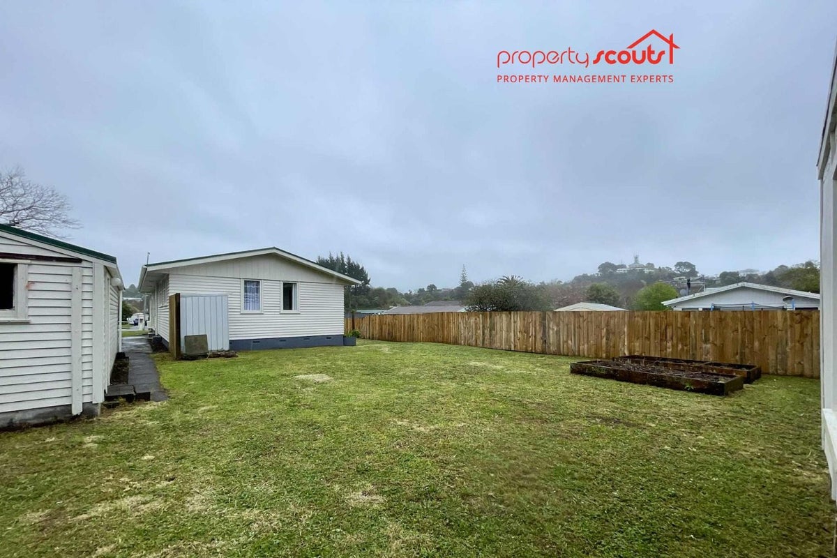 50 Endeavour Street, Marfell, New Plymouth - Carousel 2