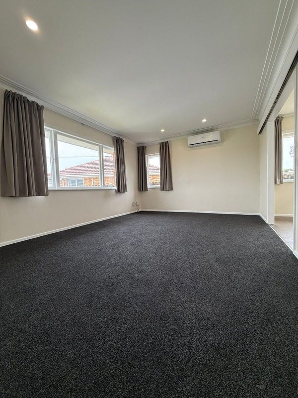 16 Grantham Road, Papatoetoe, Auckland - Carousel 2
