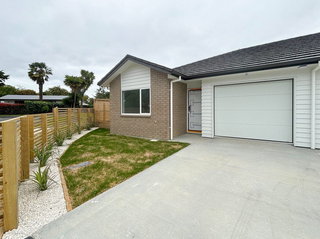 18D Cypress Crescent, Pukete, Hamilton - Carousel 2