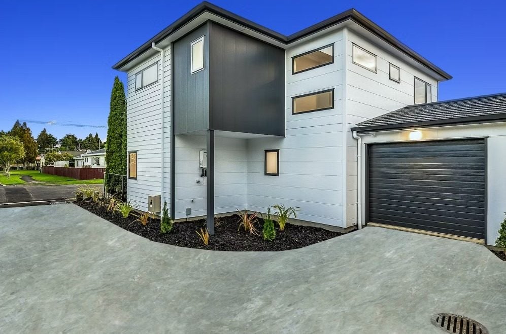 1/69 East Street, Enderley, Hamilton - Carousel 1