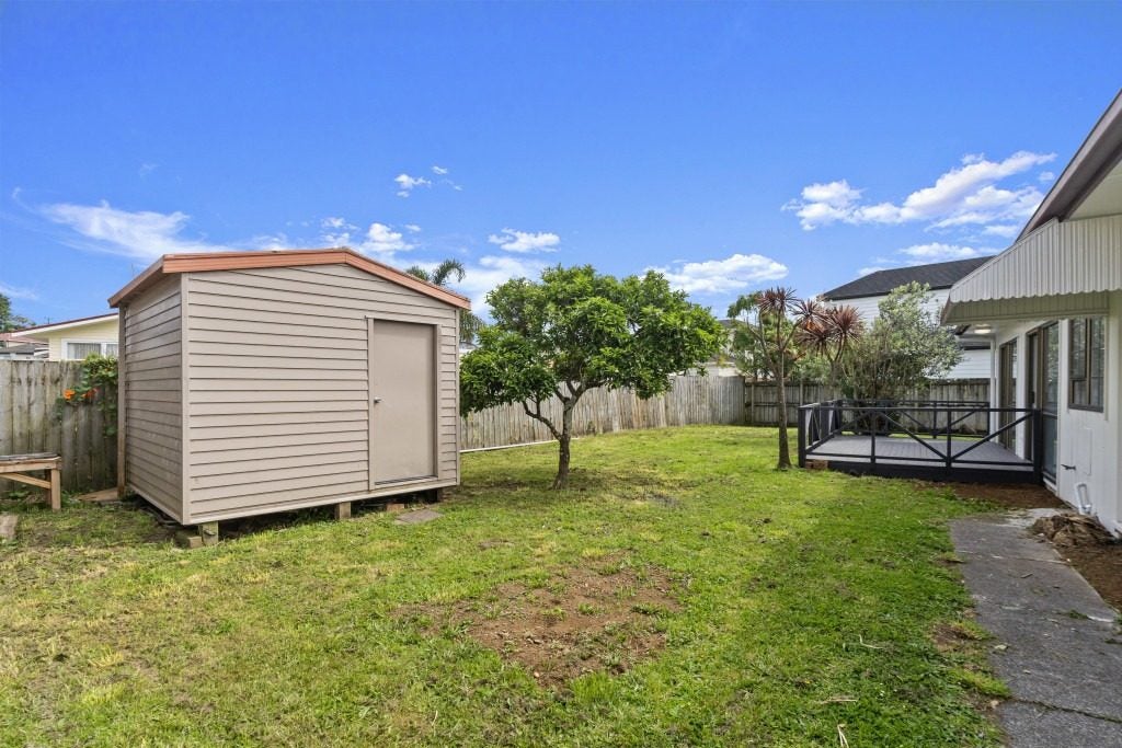 62 Olsen Avenue, Hillsborough, Auckland - Carousel 23