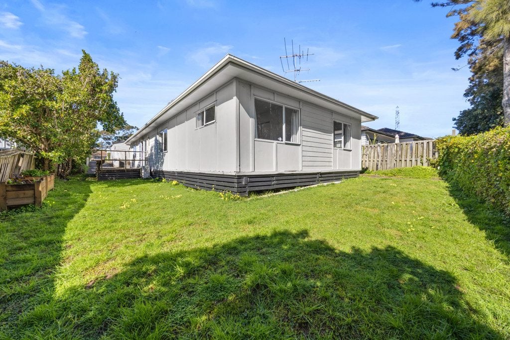 74A Panorama Road, Mount Wellington, Auckland - Carousel 2
