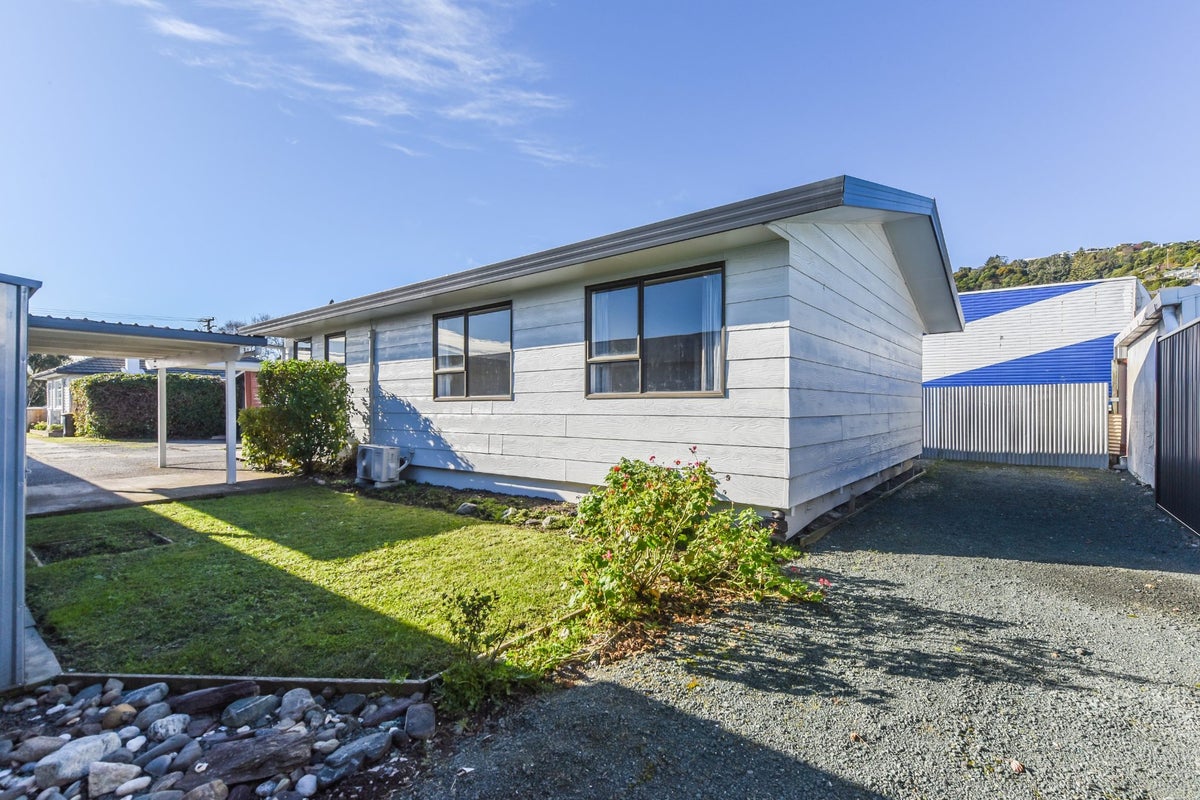 2/9 Green Street, Tahunanui, Nelson - Carousel 1