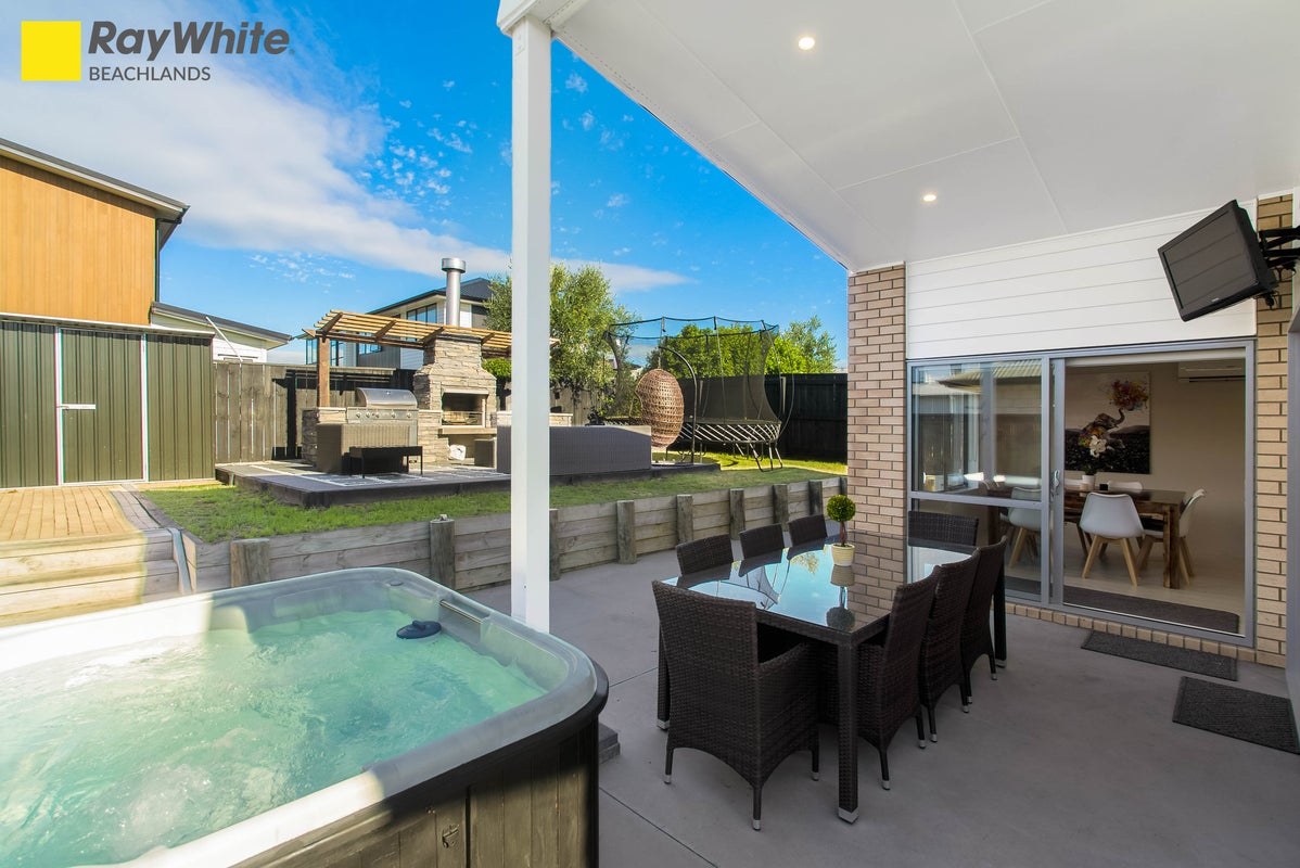 11 Valkyrie Lane, Beachlands, Auckland - Carousel 1