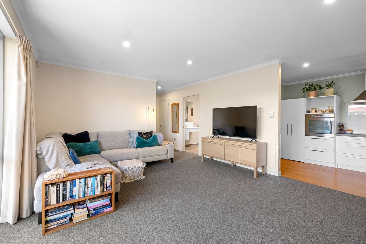 1/3 Glenfield Crescent, Mairehau, Christchurch - Carousel 2