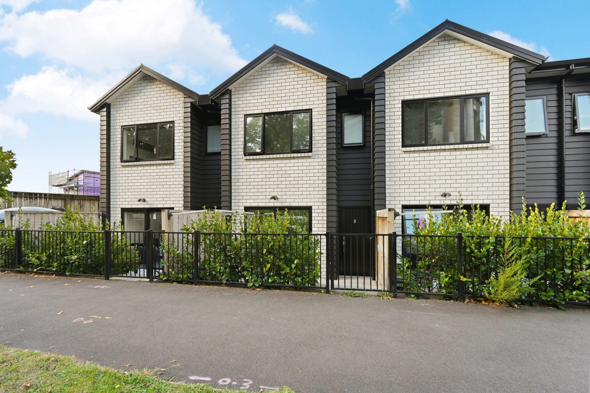 5/14 Ruakiwi Road, Hamilton Lake, Hamilton - Carousel 1