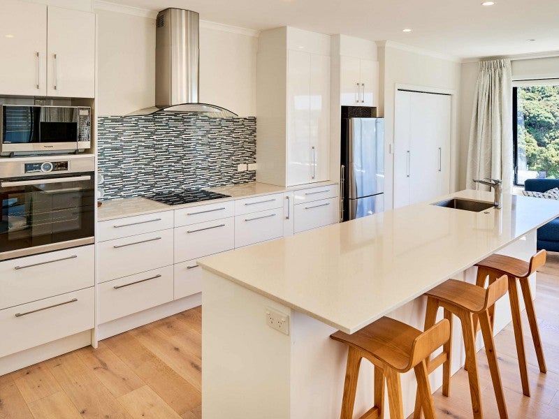 102 Navigation Drive, Whitby, Porirua - Carousel 2
