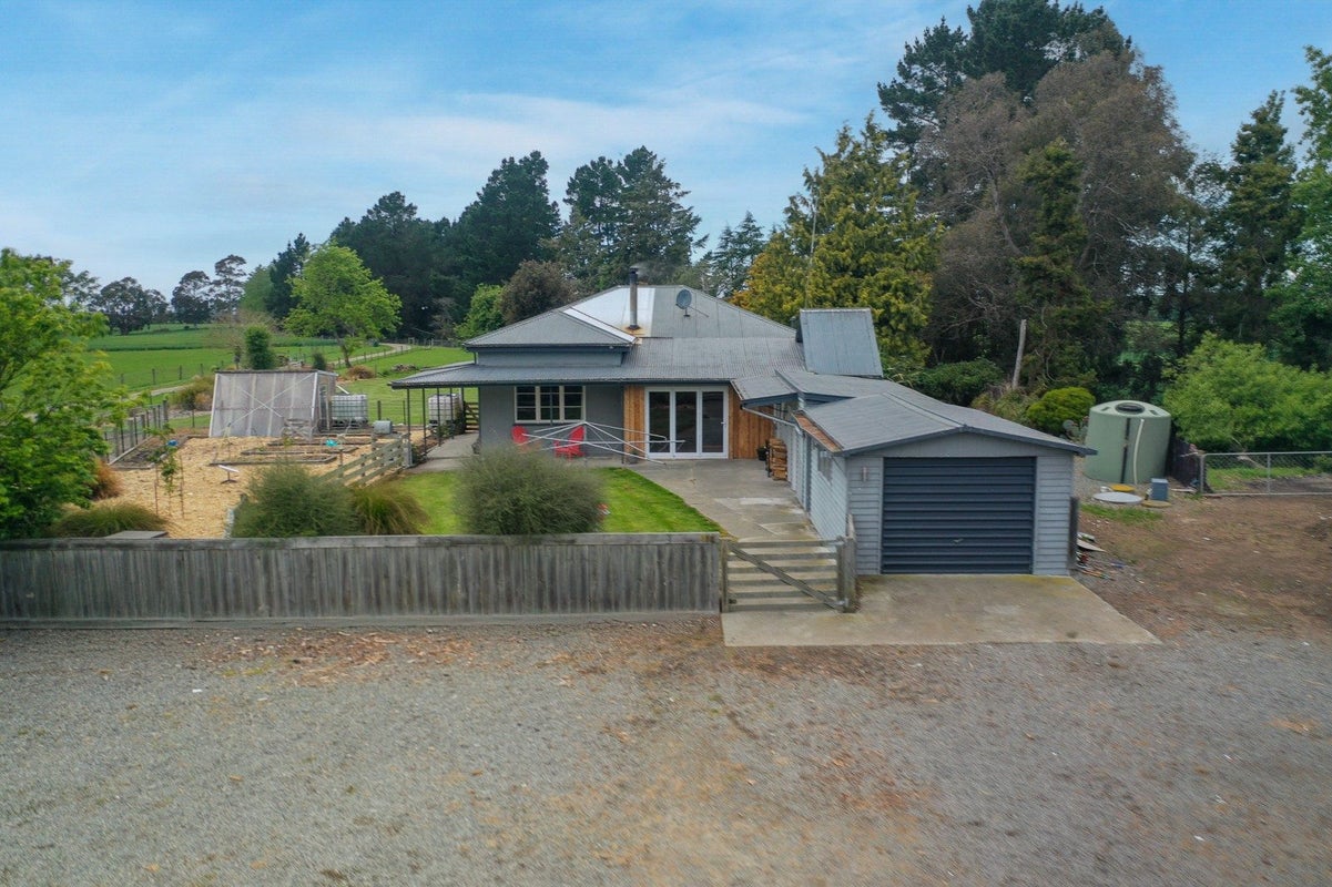 594 Blue Cliffs Road, Saint Andrews, St Andrews - Carousel 31