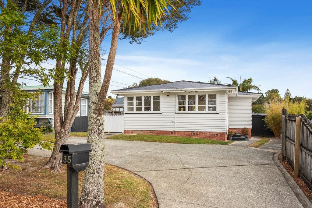 35 Withers Road, Glen Eden, Auckland - Carousel 1