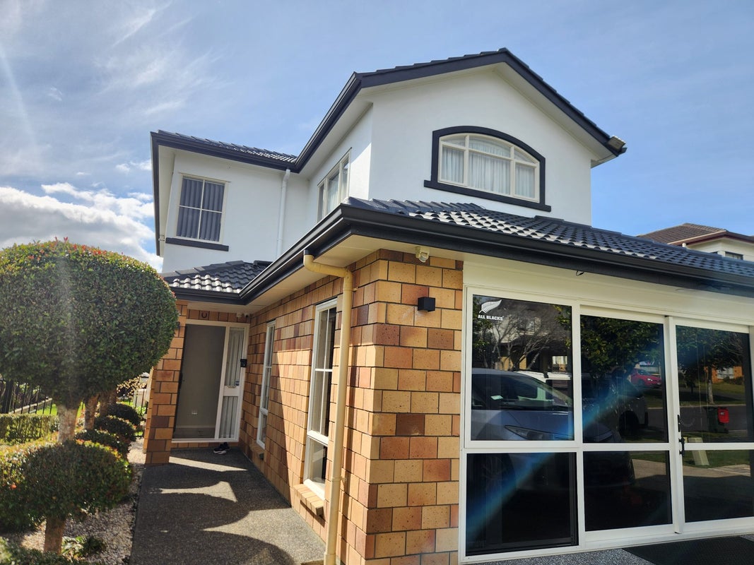 13 Stonebrooke Lane, Flat Bush, Auckland - Carousel 1