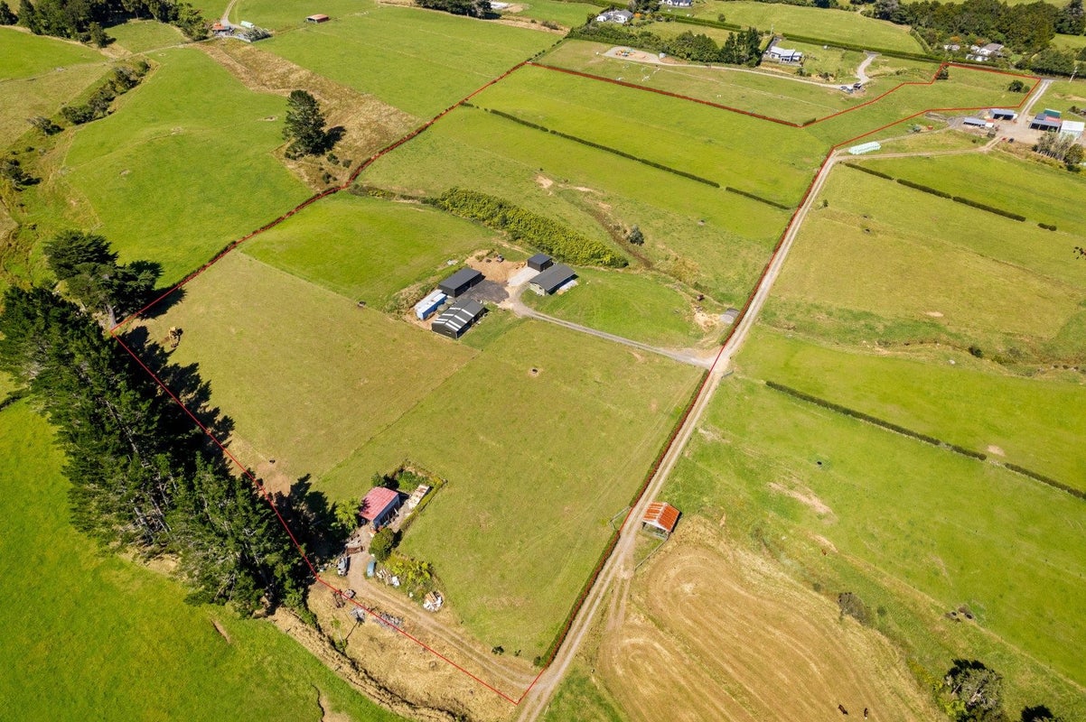 609 Hurford Road, Hurford, New Plymouth - Carousel 1