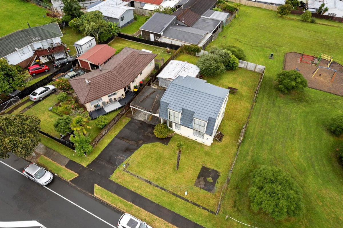 31 Matthews Road, Flat Bush, Auckland - Carousel 2